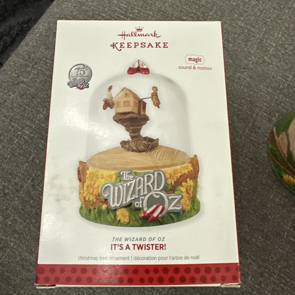 2013 Hallmark KEEPSAKE Magic Ornament Wizard of Oz 75th Annv It's a Twister
